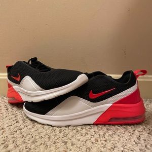 Nike Air Motion 2 Shoes